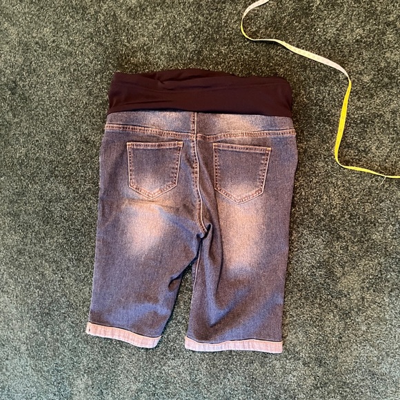 Maternity shorts - Picture 2 of 2